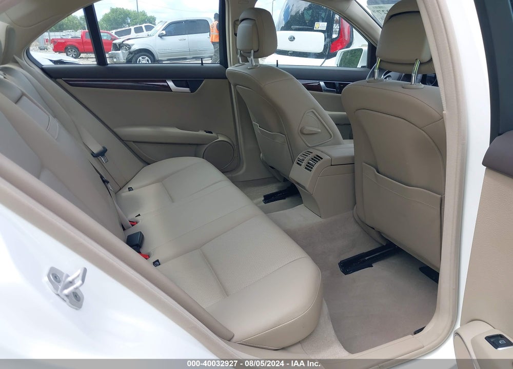 2014 MERCEDES-BENZ C 250 LUXURY/SPORT VIN: WDDGF4HB0EA955897