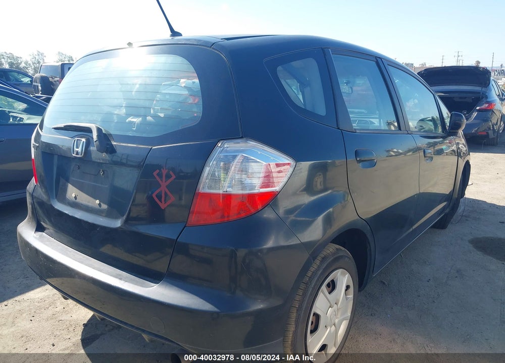 2012 HONDA FIT VIN: JHMGE8H33CC023593
