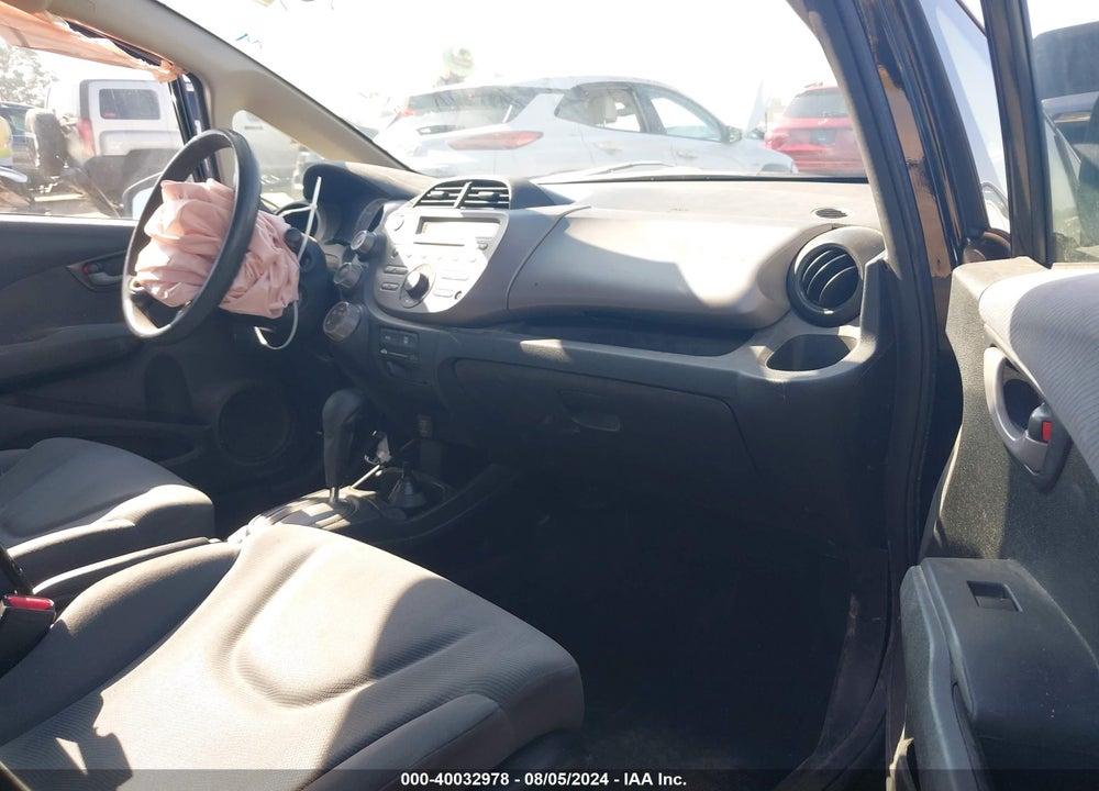 2012 HONDA FIT VIN: JHMGE8H33CC023593