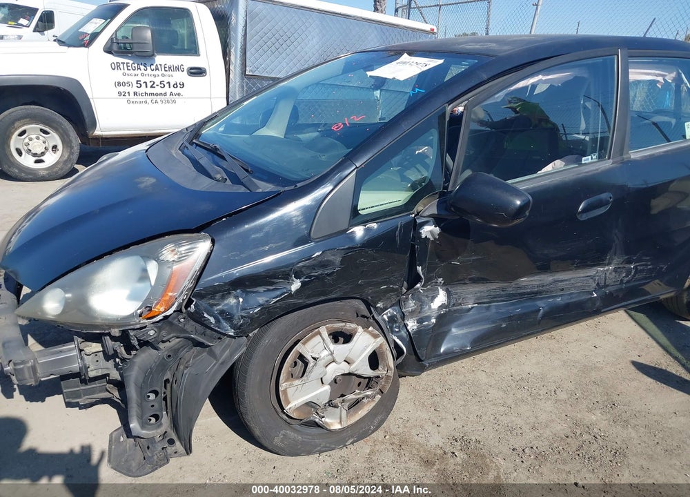 2012 HONDA FIT VIN: JHMGE8H33CC023593