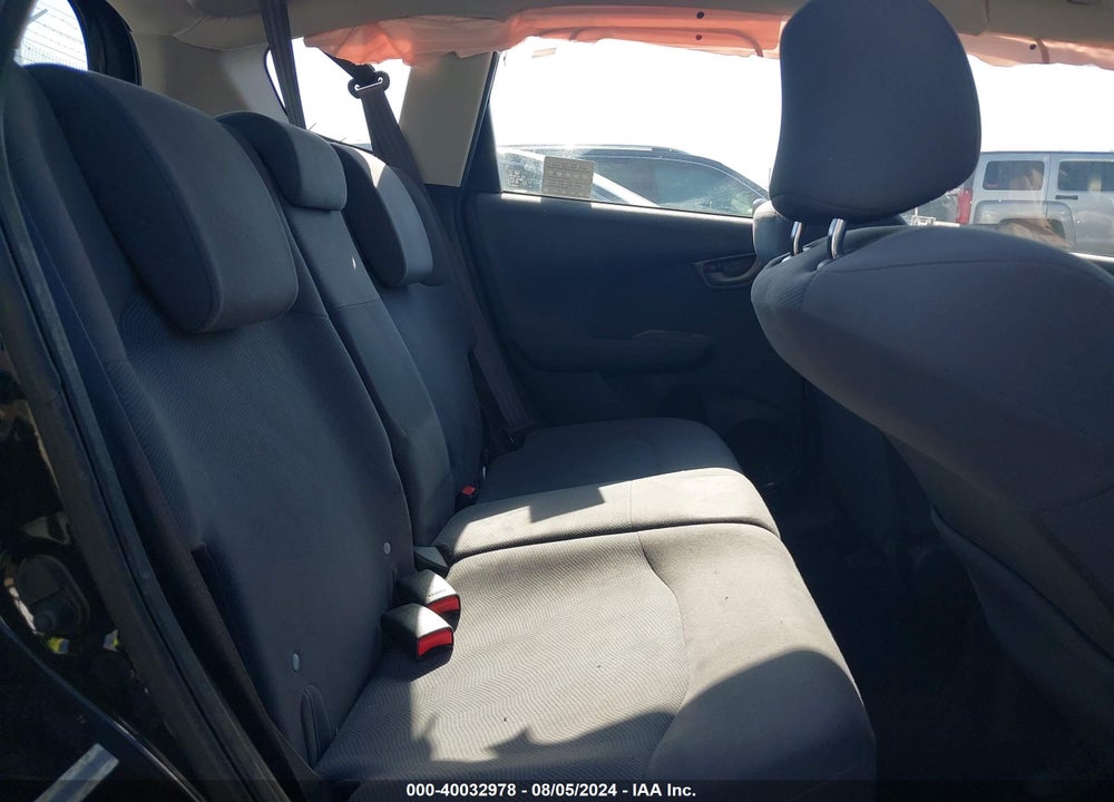 2012 HONDA FIT VIN: JHMGE8H33CC023593