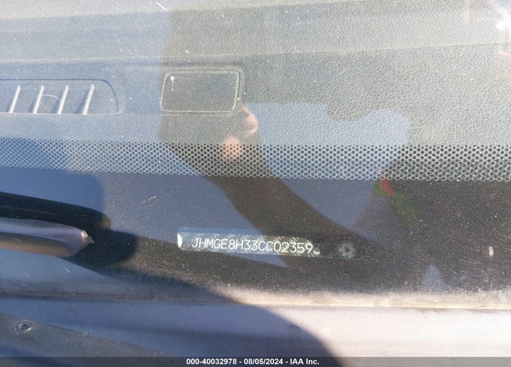 2012 HONDA FIT VIN: JHMGE8H33CC023593