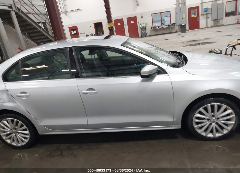 2011 VOLKSWAGEN JETTA 2.5L SEL VIN: 3VWLZ7AJ1BM378604
