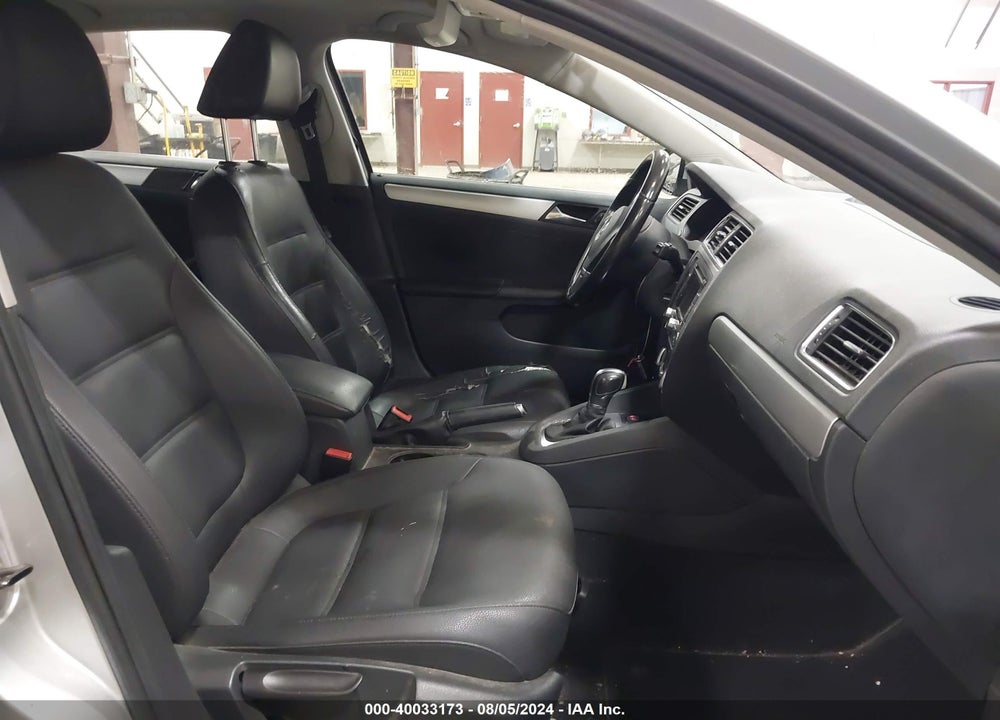 2011 VOLKSWAGEN JETTA 2.5L SEL VIN: 3VWLZ7AJ1BM378604