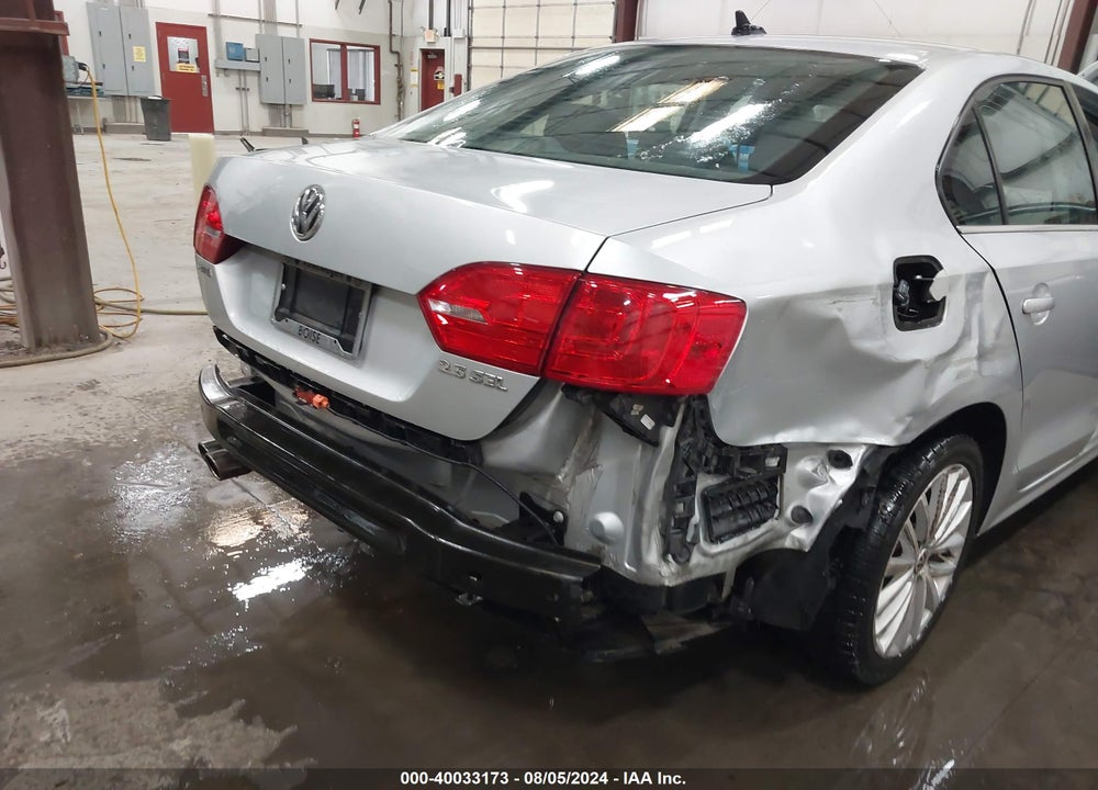 2011 VOLKSWAGEN JETTA 2.5L SEL VIN: 3VWLZ7AJ1BM378604