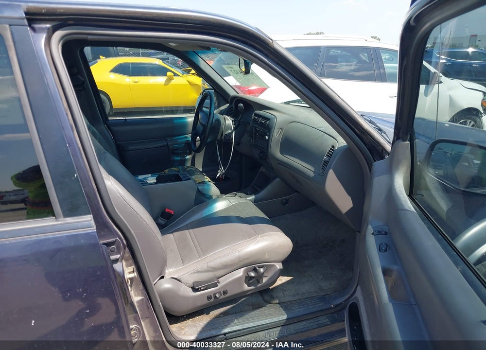 2000 FORD EXPLORER XLT VIN: 1FMZU63E1YZB59666