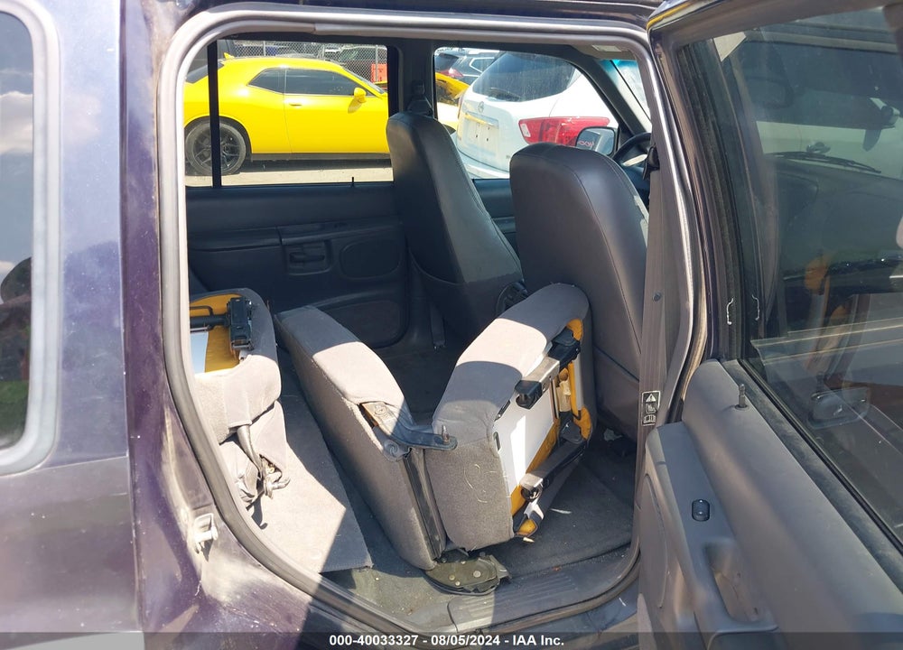 2000 FORD EXPLORER XLT VIN: 1FMZU63E1YZB59666
