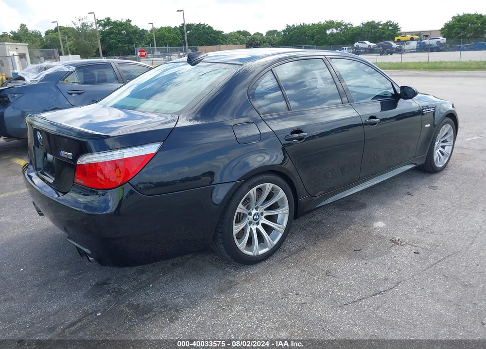 2008 BMW M5 VIN: WBSNB93508CX09171