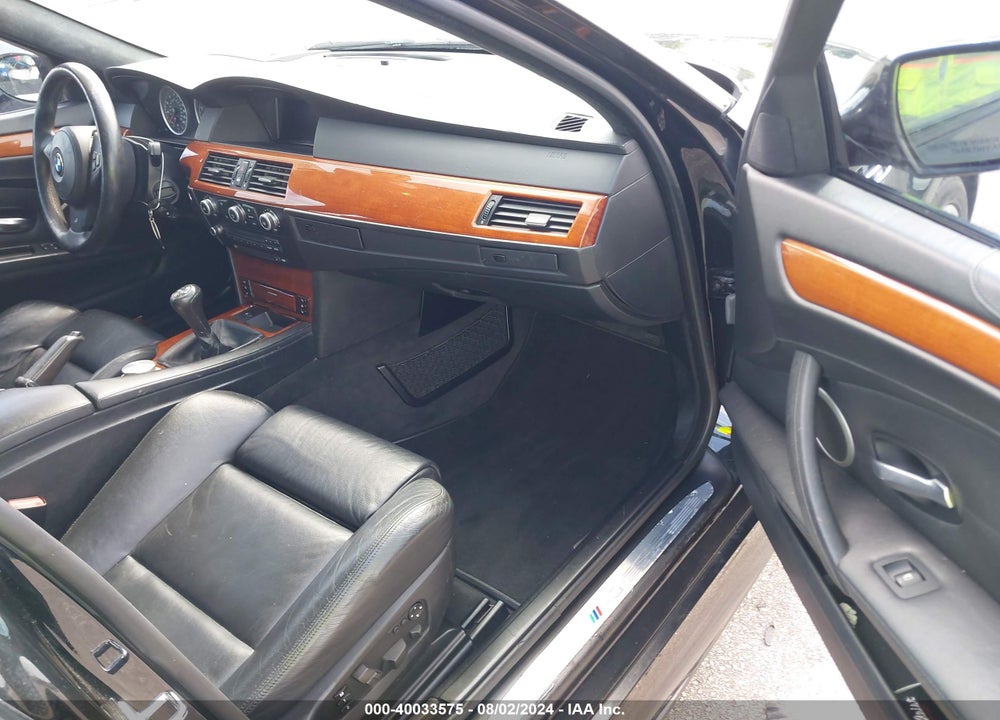 2008 BMW M5 VIN: WBSNB93508CX09171