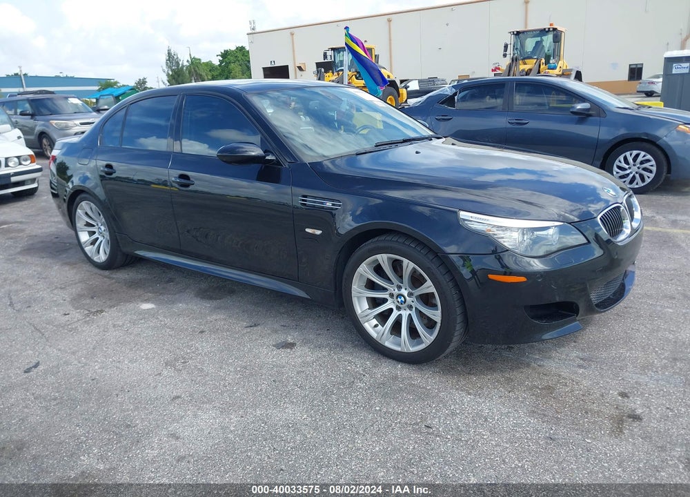 2008 BMW M5 VIN: WBSNB93508CX09171