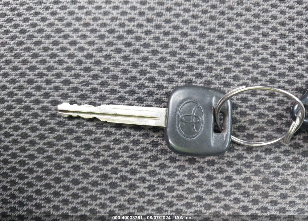 2004 TOYOTA CAMRY VIN: 4T1BE32K84U290329
