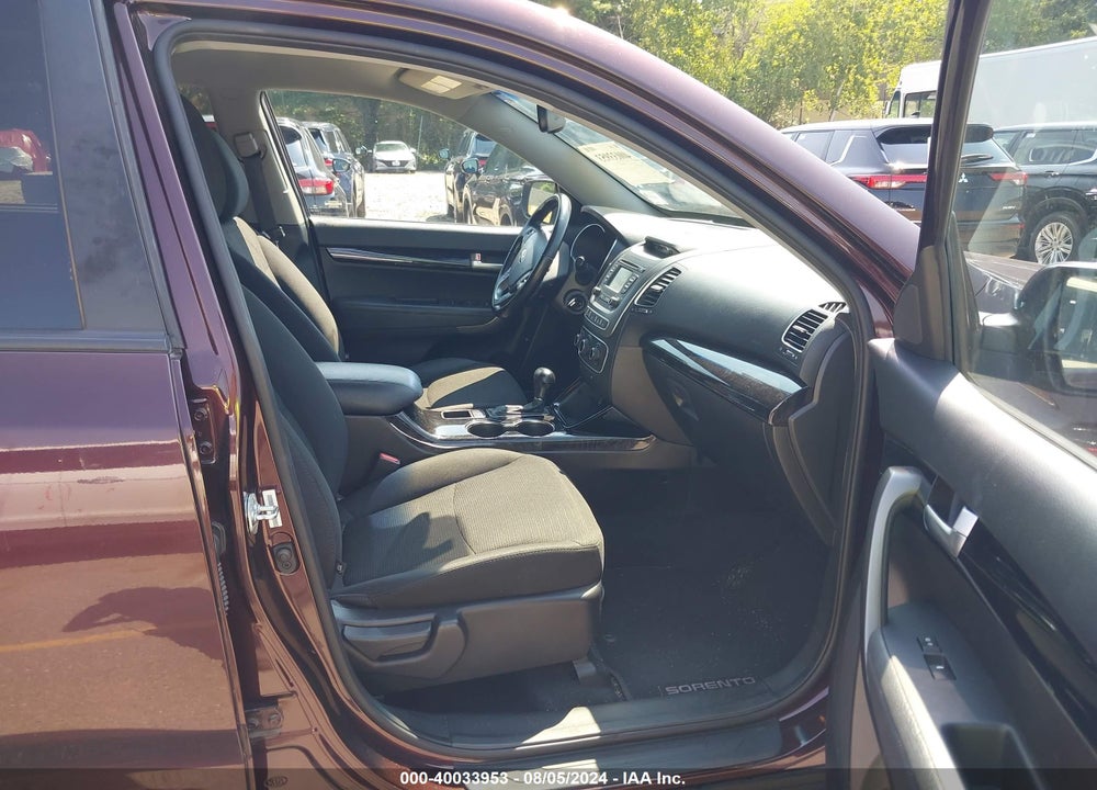2015 KIA SORENTO VIN: 5XYKTDA6XFG652864