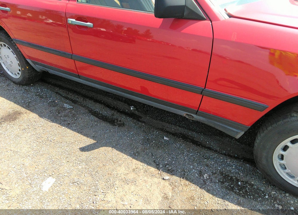 1988 MERCEDES-BENZ 300 E VIN: WDBEA30D2JA674233