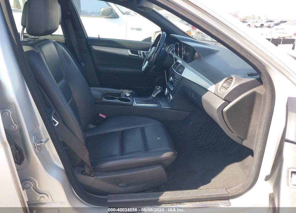 2012 MERCEDES-BENZ C 250 LUXURY/SPORT VIN: WDDGF4HB8CA729264