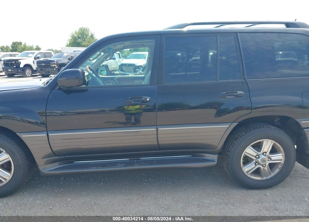 2006 LEXUS LX 470 VIN: JTJHT00WX64018938