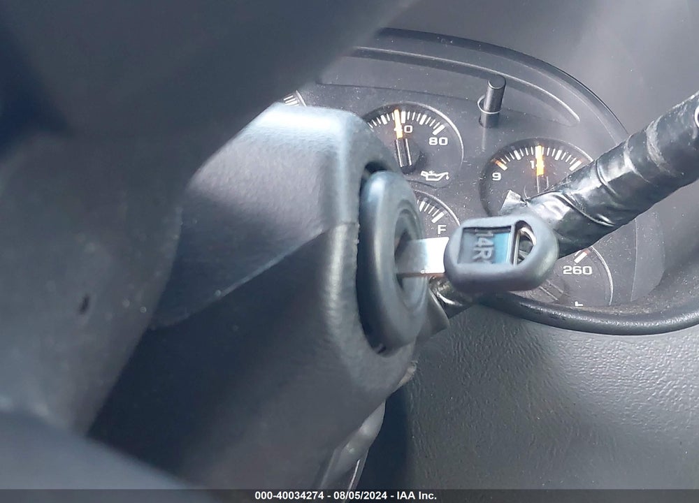 2004 GMC SIERRA 2500HD SLE VIN: 1GTHC23U04F135213