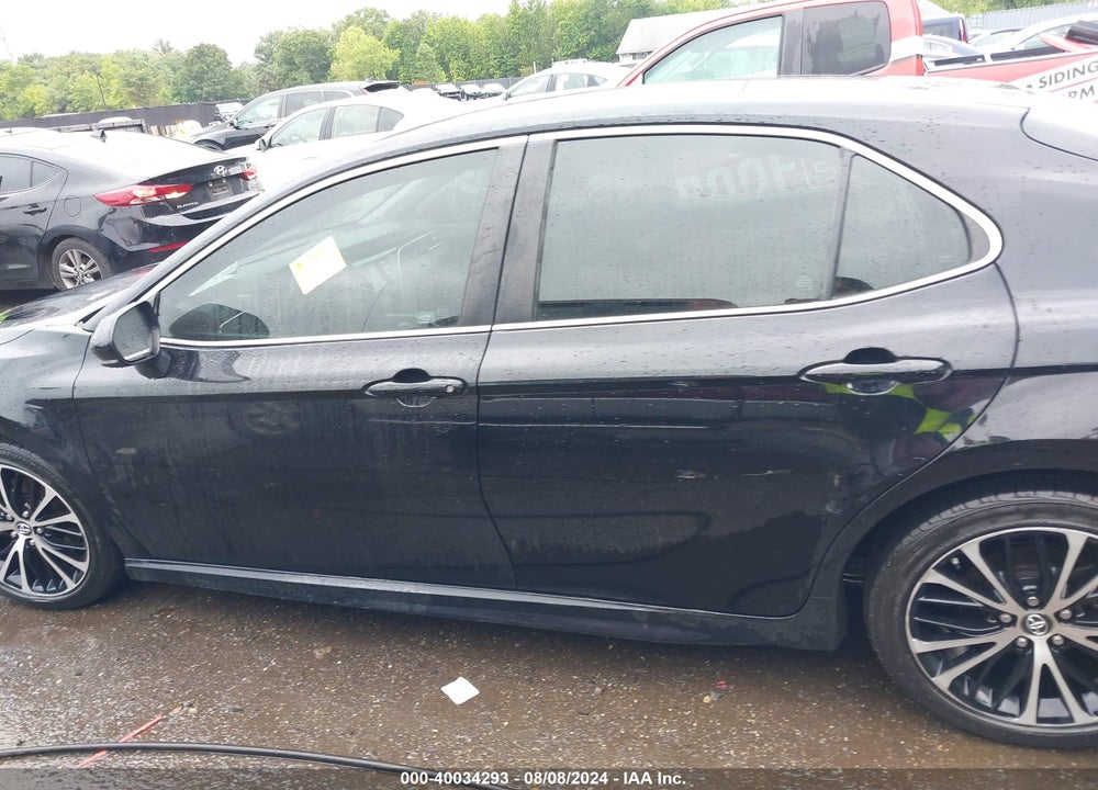 2018 TOYOTA CAMRY SE VIN: 4T1B11HK9JU080938