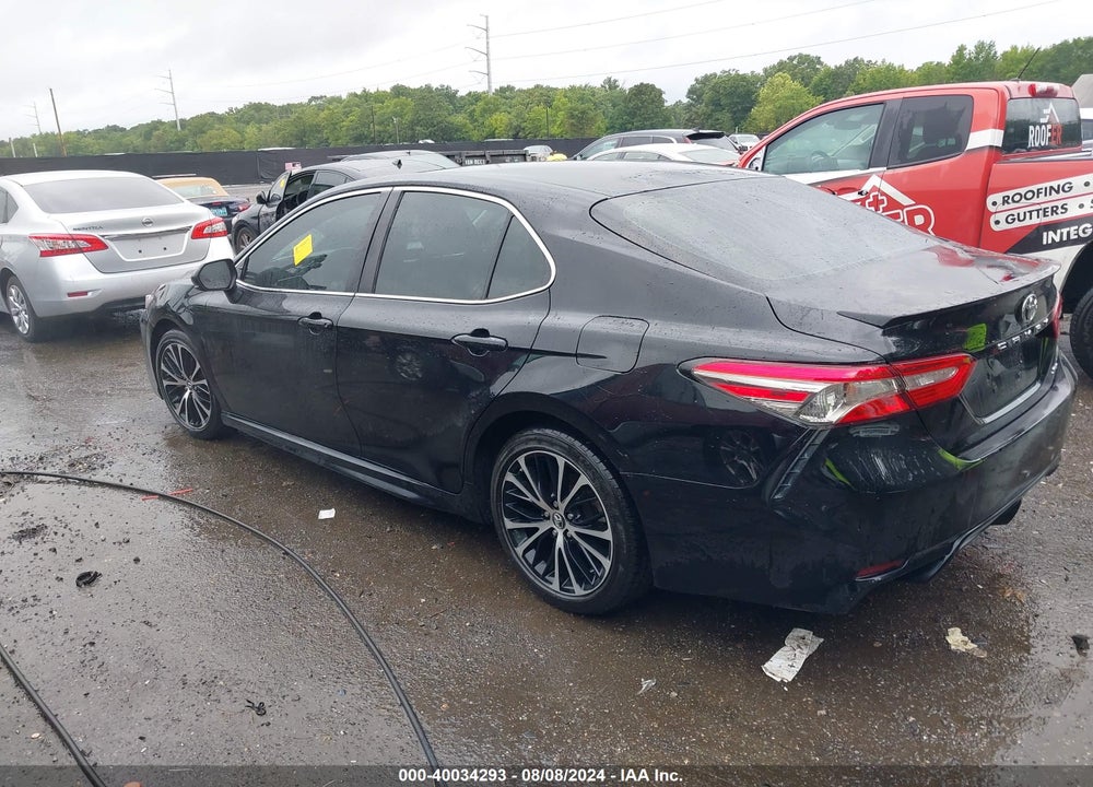 2018 TOYOTA CAMRY SE VIN: 4T1B11HK9JU080938
