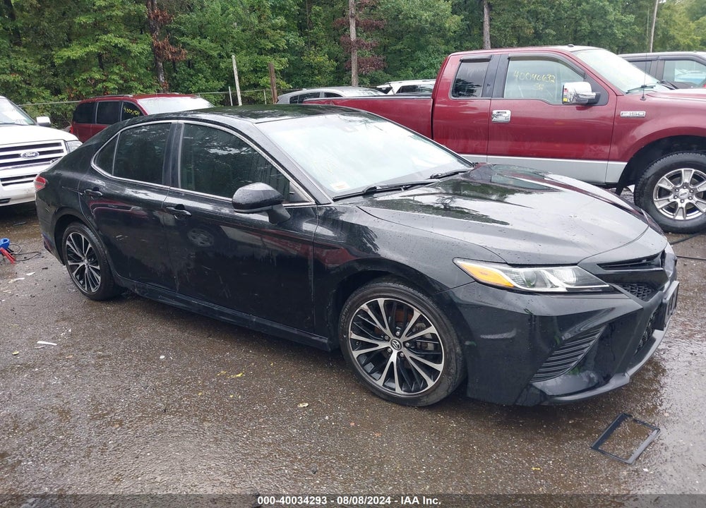 2018 TOYOTA CAMRY SE VIN: 4T1B11HK9JU080938