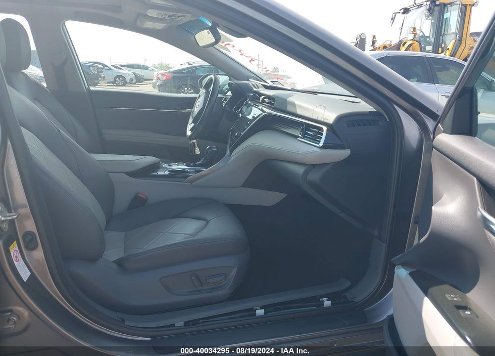 2018 TOYOTA CAMRY XLE VIN: 4T1B11HK5JU041604
