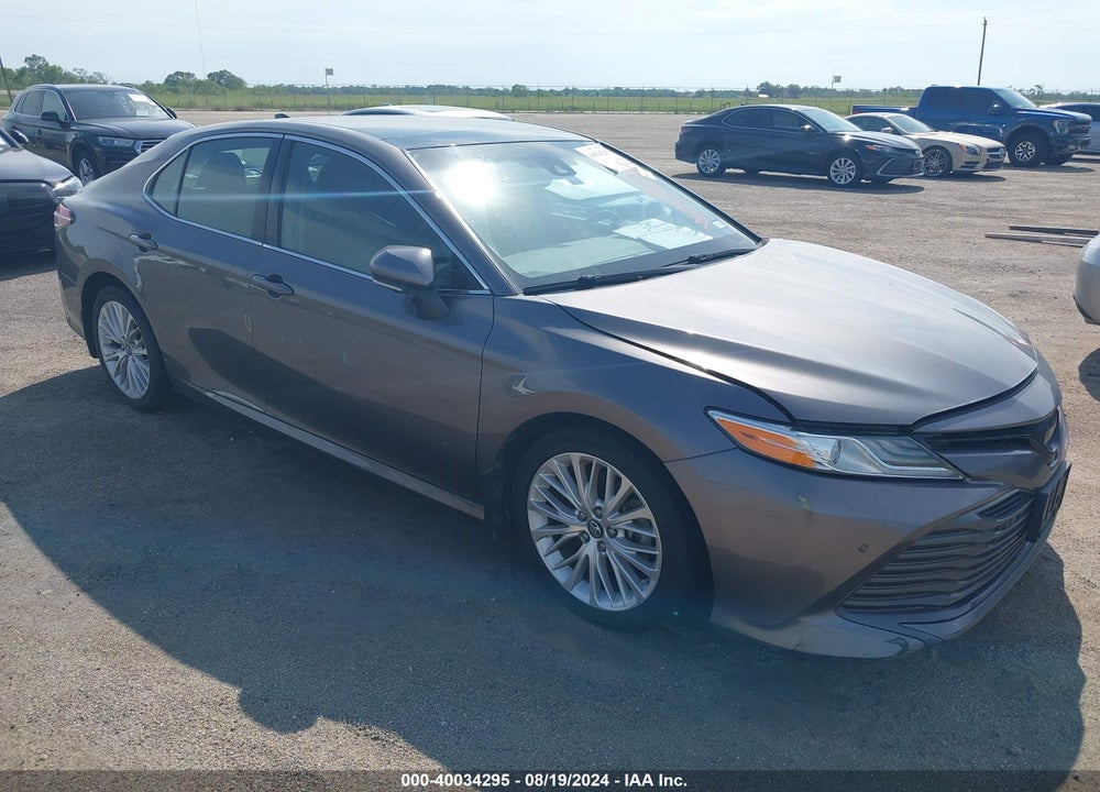 2018 TOYOTA CAMRY XLE VIN: 4T1B11HK5JU041604