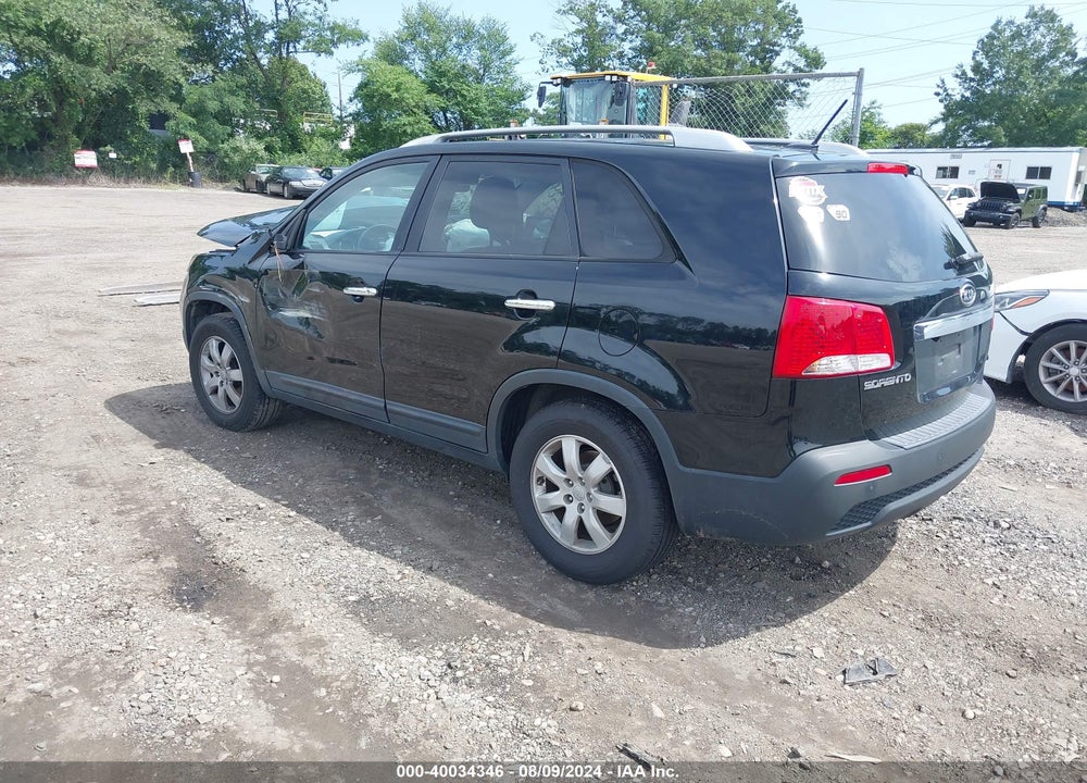 2013 KIA SORENTO LX VIN: 5XYKT3A66DG321836