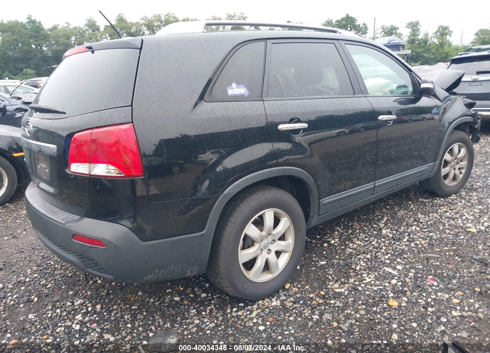 2013 KIA SORENTO LX VIN: 5XYKT3A66DG321836