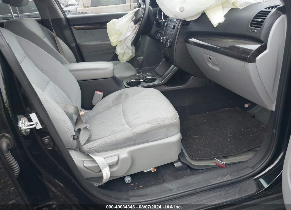 2013 KIA SORENTO LX VIN: 5XYKT3A66DG321836