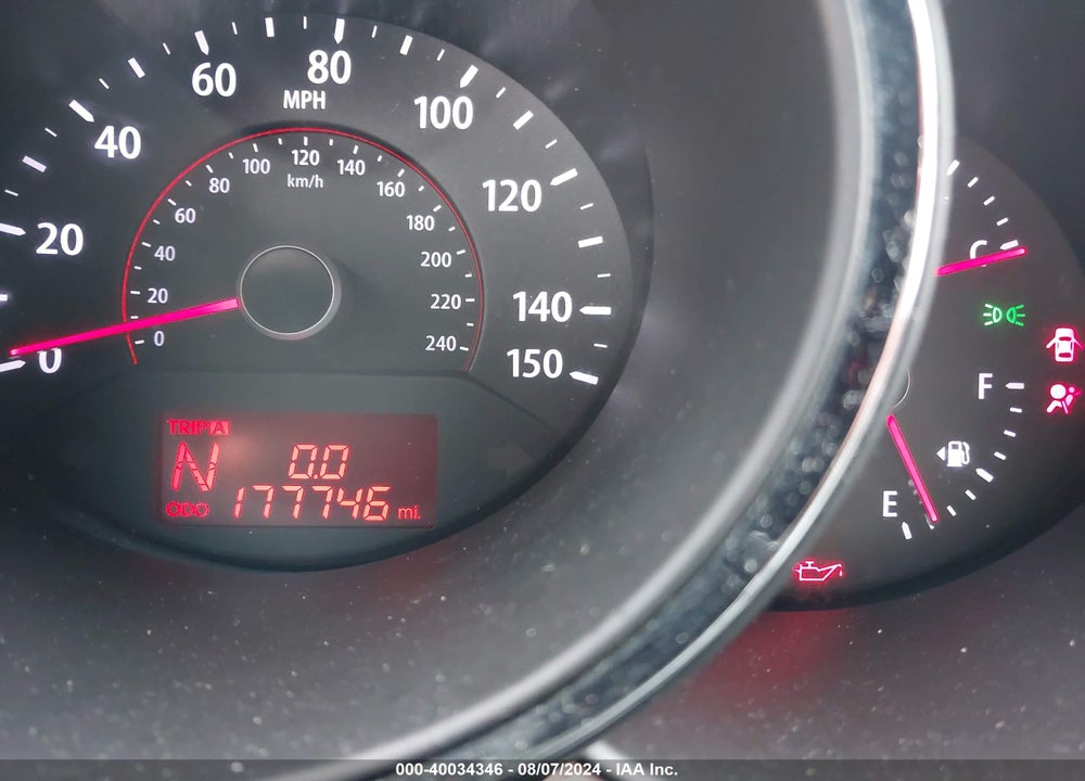 2013 KIA SORENTO LX VIN: 5XYKT3A66DG321836