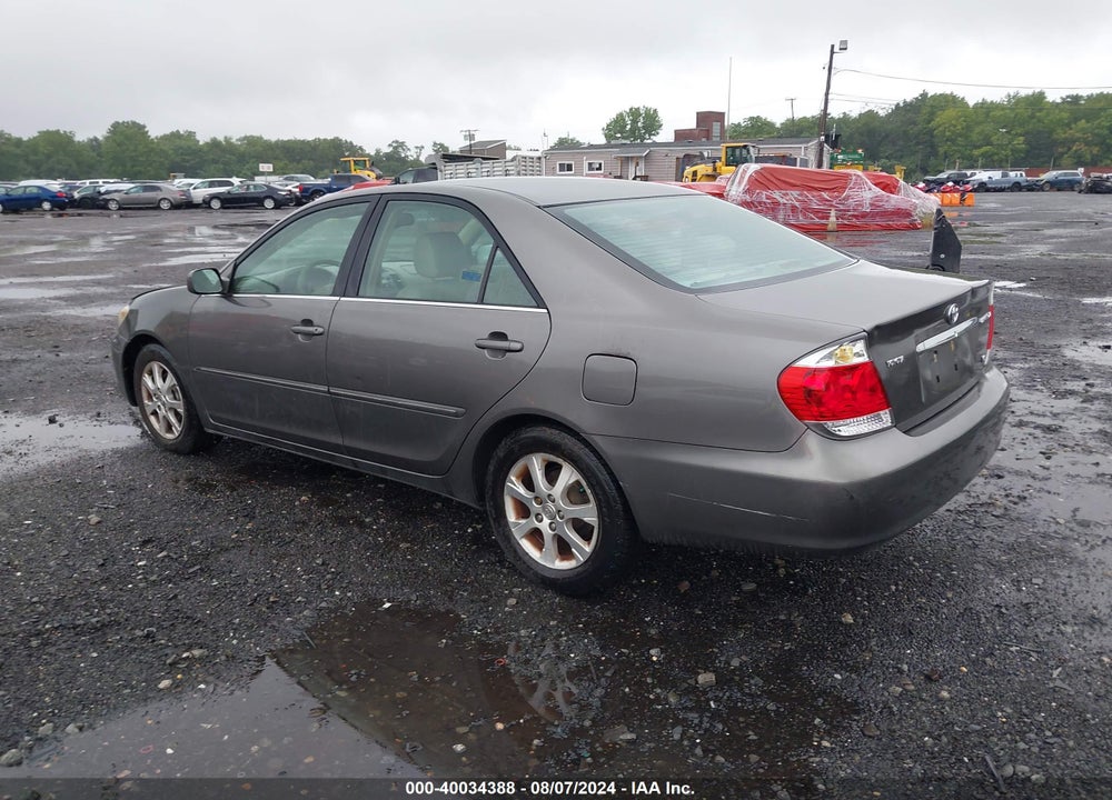 2005 TOYOTA CAMRY XLE V6 VIN: 4T1BF30K95U592469