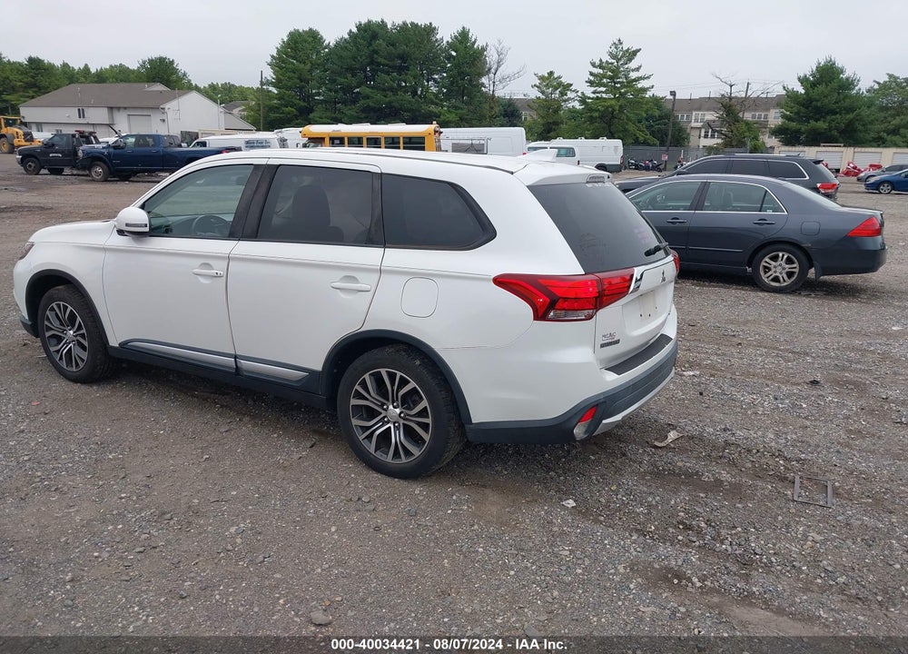2018 MITSUBISHI OUTLANDER SE VIN: JA4AD3A31JZ008585