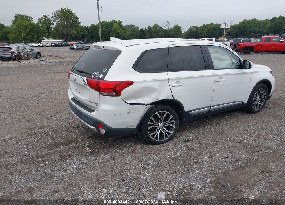 2018 MITSUBISHI OUTLANDER SE VIN: JA4AD3A31JZ008585