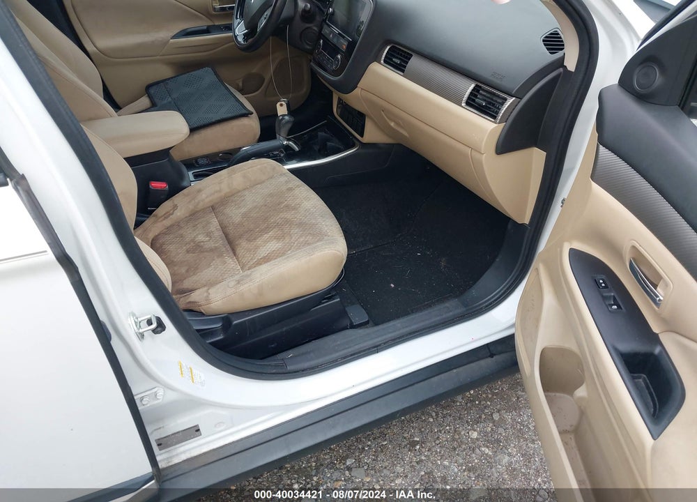 2018 MITSUBISHI OUTLANDER SE VIN: JA4AD3A31JZ008585