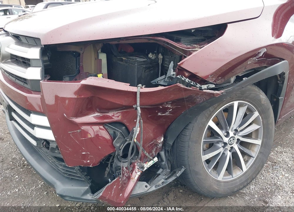 2018 TOYOTA HIGHLANDER XLE VIN: 5TDJZRFH0JS494418