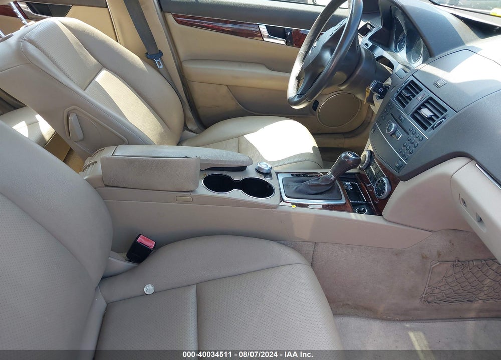 2011 MERCEDES-BENZ C 300 LUXURY 4MATIC/SPORT 4MATIC VIN: WDDGF8BB4BR146674