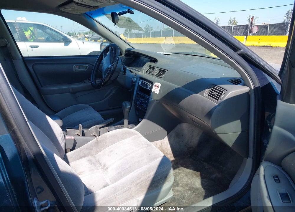 1998 TOYOTA CAMRY LE VIN: JT2BG22K8W0190291