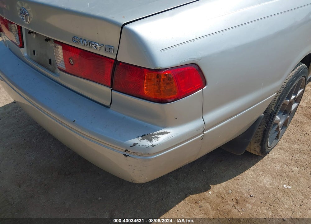 2000 TOYOTA CAMRY LE VIN: JT2BG22K7Y0500076