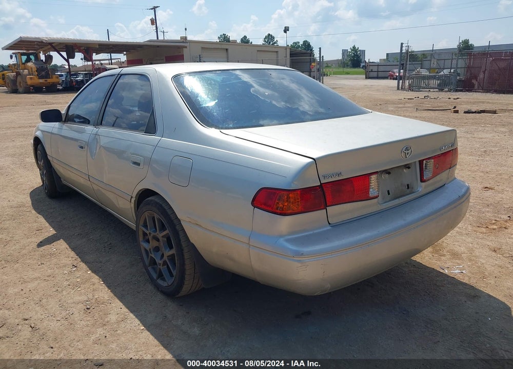 2000 TOYOTA CAMRY LE VIN: JT2BG22K7Y0500076