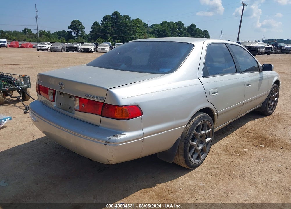 2000 TOYOTA CAMRY LE VIN: JT2BG22K7Y0500076
