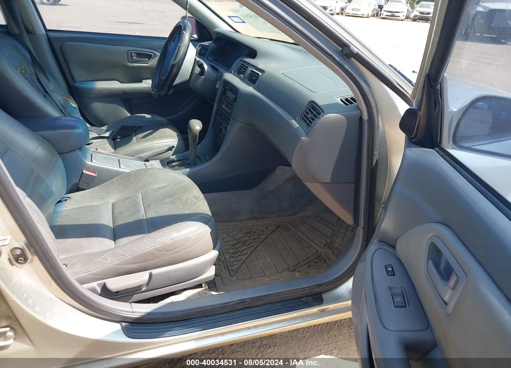 2000 TOYOTA CAMRY LE VIN: JT2BG22K7Y0500076