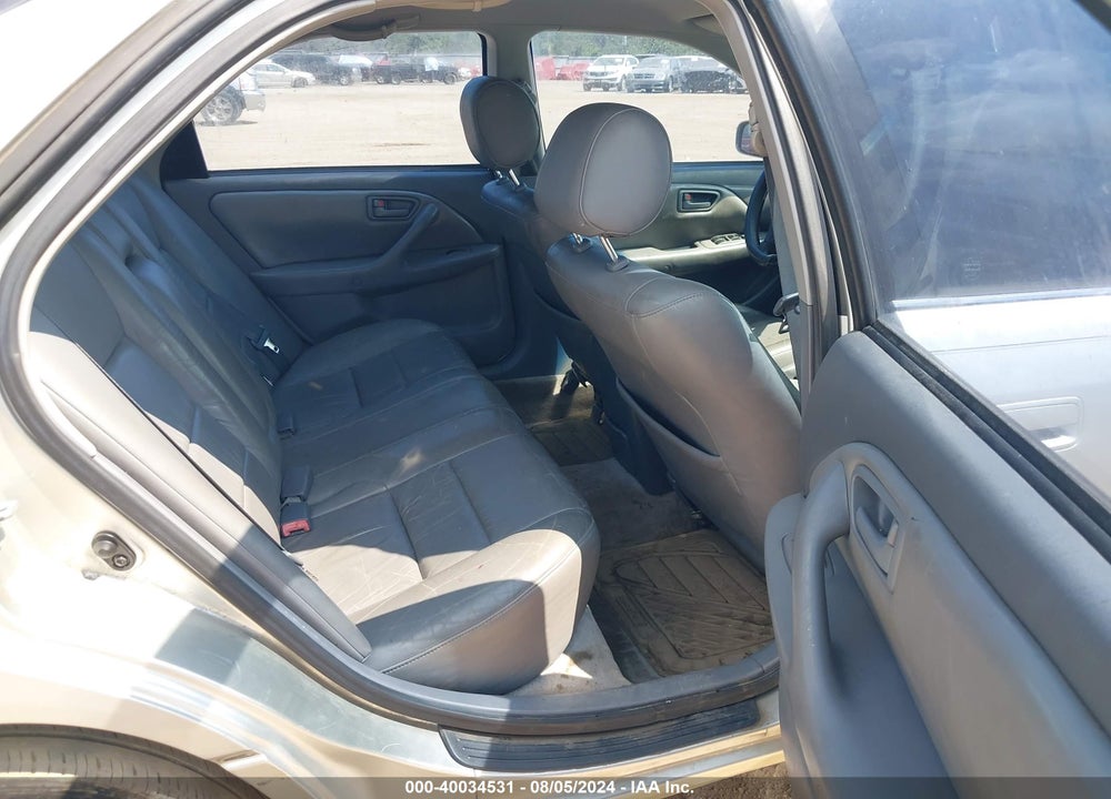 2000 TOYOTA CAMRY LE VIN: JT2BG22K7Y0500076
