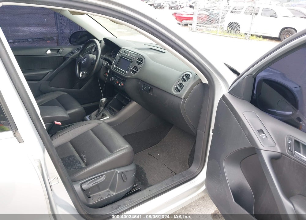 2013 VOLKSWAGEN TIGUAN SE VIN: WVGBV3AX4DW608822