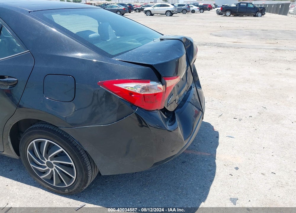 2018 TOYOTA COROLLA LE VIN: 2T1BURHE4JC011110