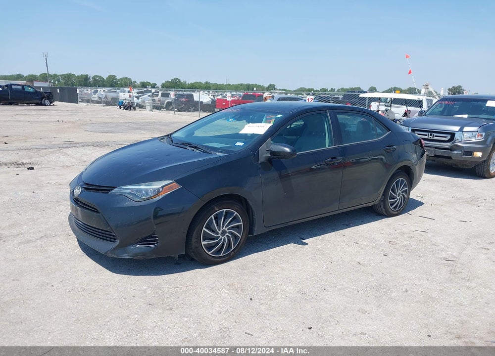 2018 TOYOTA COROLLA LE VIN: 2T1BURHE4JC011110