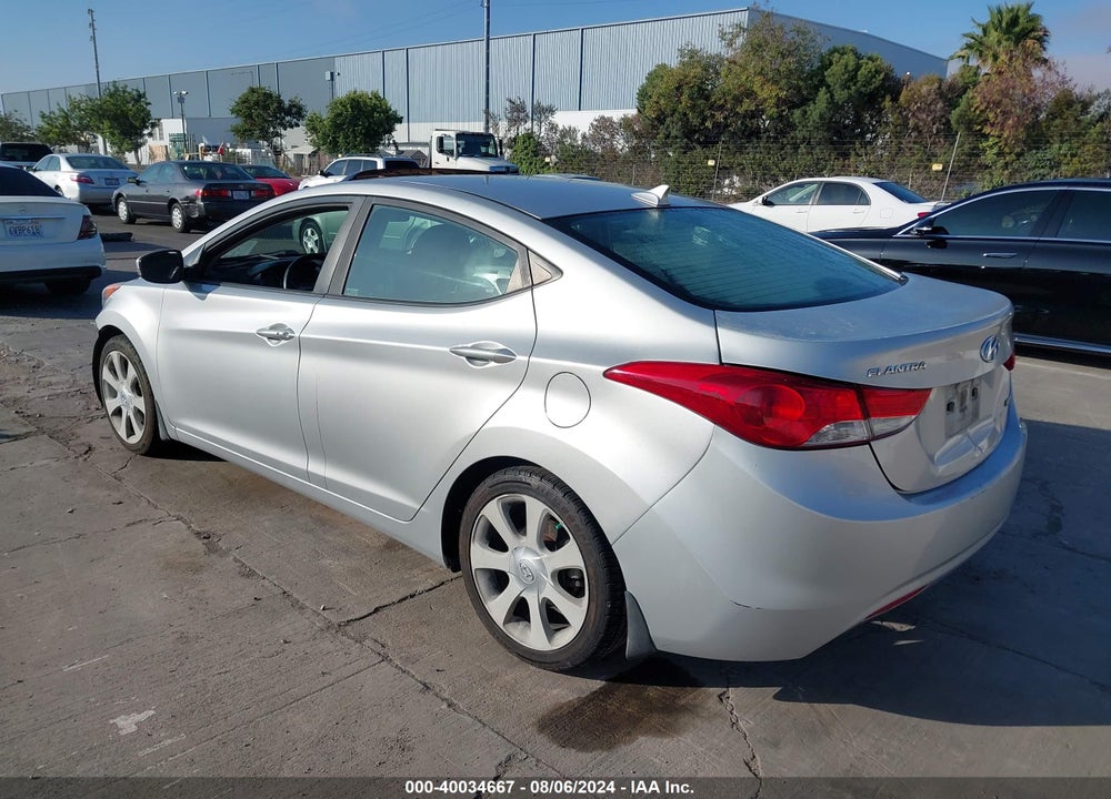 2013 HYUNDAI ELANTRA VIN: KMHDH4AE5DU624821