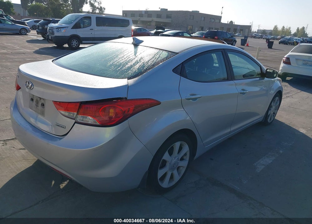 2013 HYUNDAI ELANTRA VIN: KMHDH4AE5DU624821