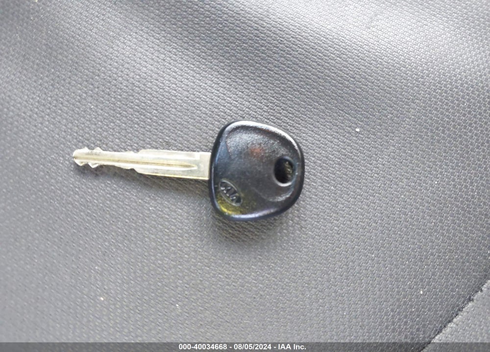 2011 KIA SOUL VIN: KNDJT2A23B7304215