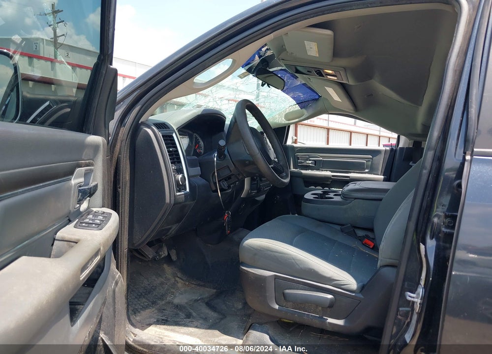 2017 RAM 2500 SLT 4X4 6'4 BOX VIN: 3C6UR5DL2HG702151