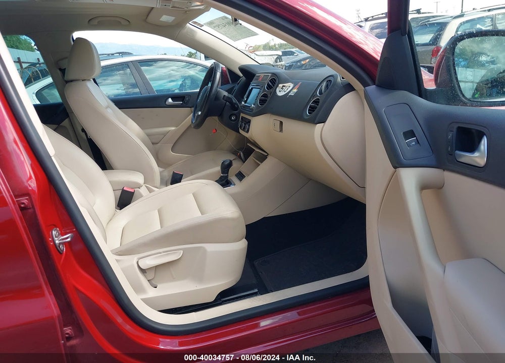 2011 VOLKSWAGEN TIGUAN SE VIN: WVGBV7AX6BW001938