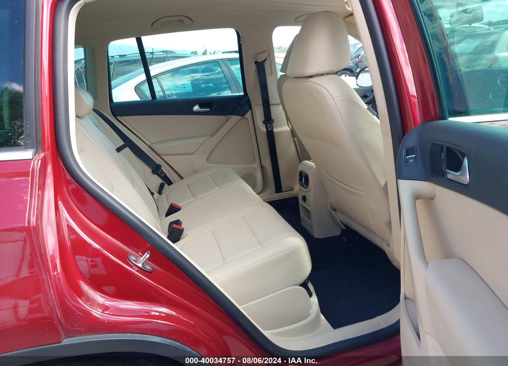 2011 VOLKSWAGEN TIGUAN SE VIN: WVGBV7AX6BW001938